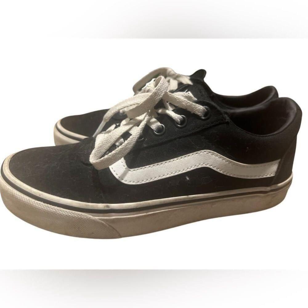 Classic Vans black and white women’s 6.5 - Picture 2 of 4